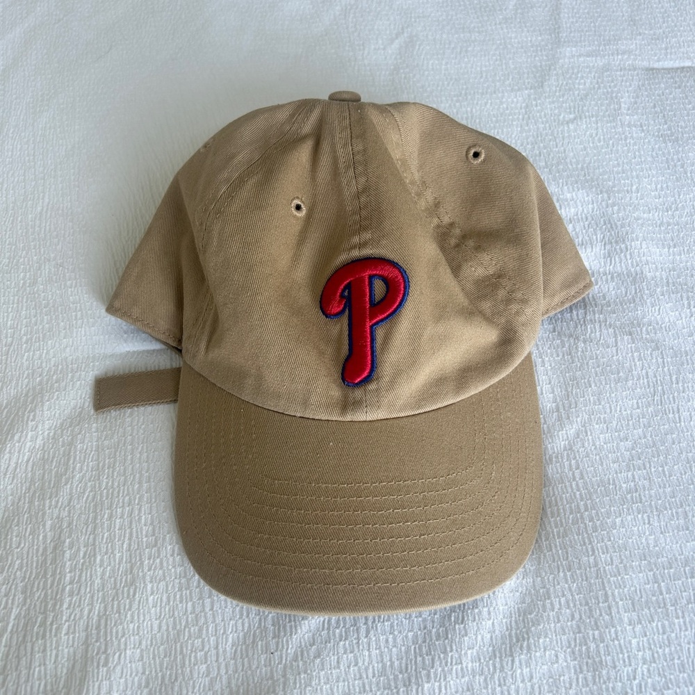 Tan Philadelphia Phillies Baseball Cap with Red Logo
